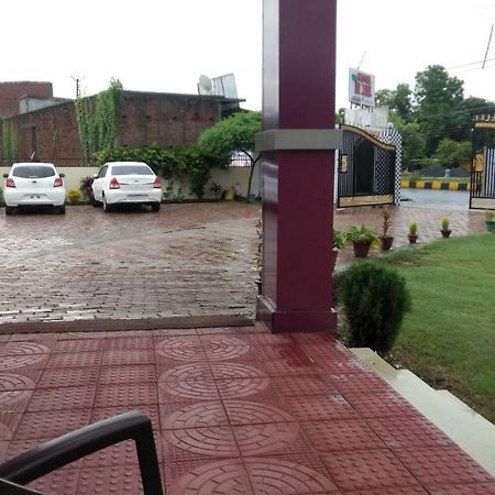 Hotel The Ideal Kushinagar Kültér fotó