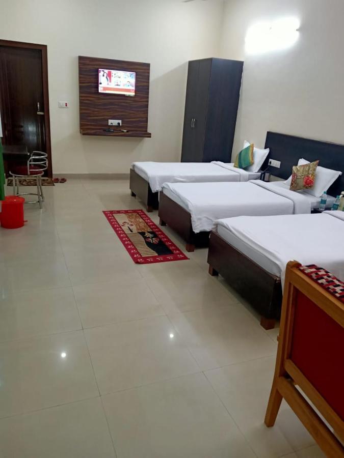 Hotel The Ideal Kushinagar Kültér fotó