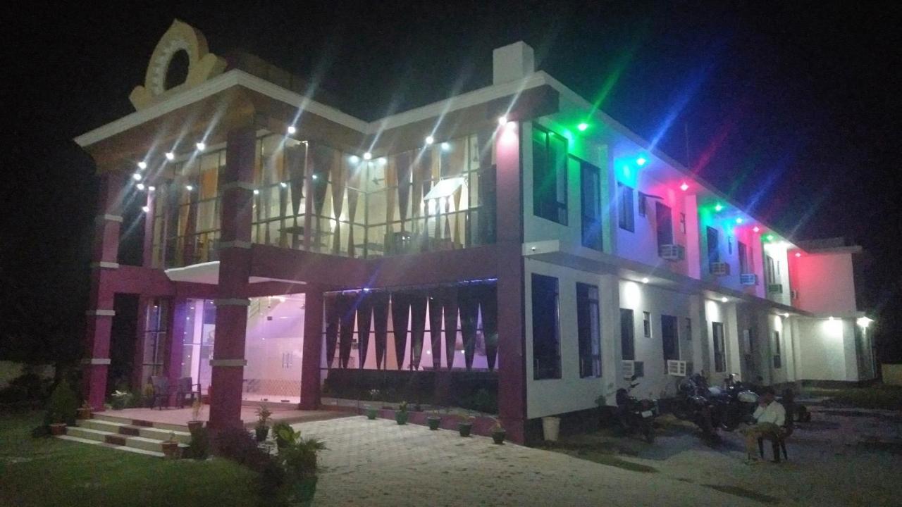 Hotel The Ideal Kushinagar Kültér fotó
