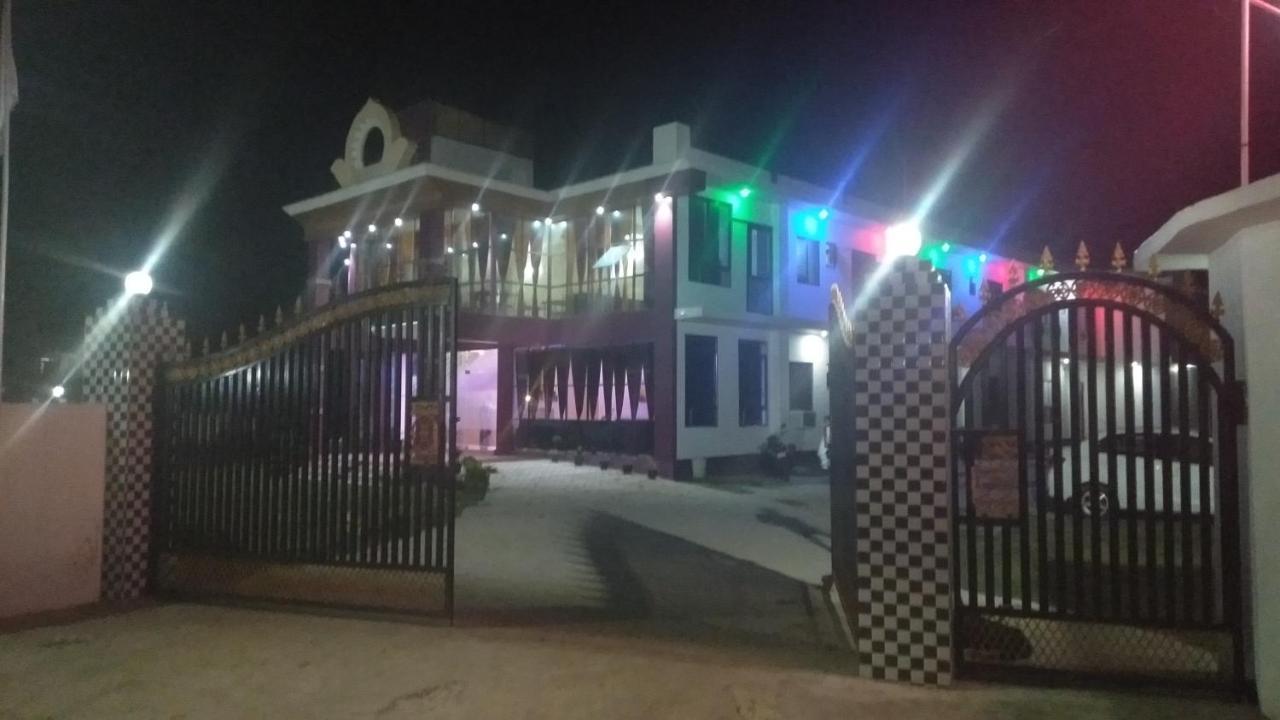 Hotel The Ideal Kushinagar Kültér fotó