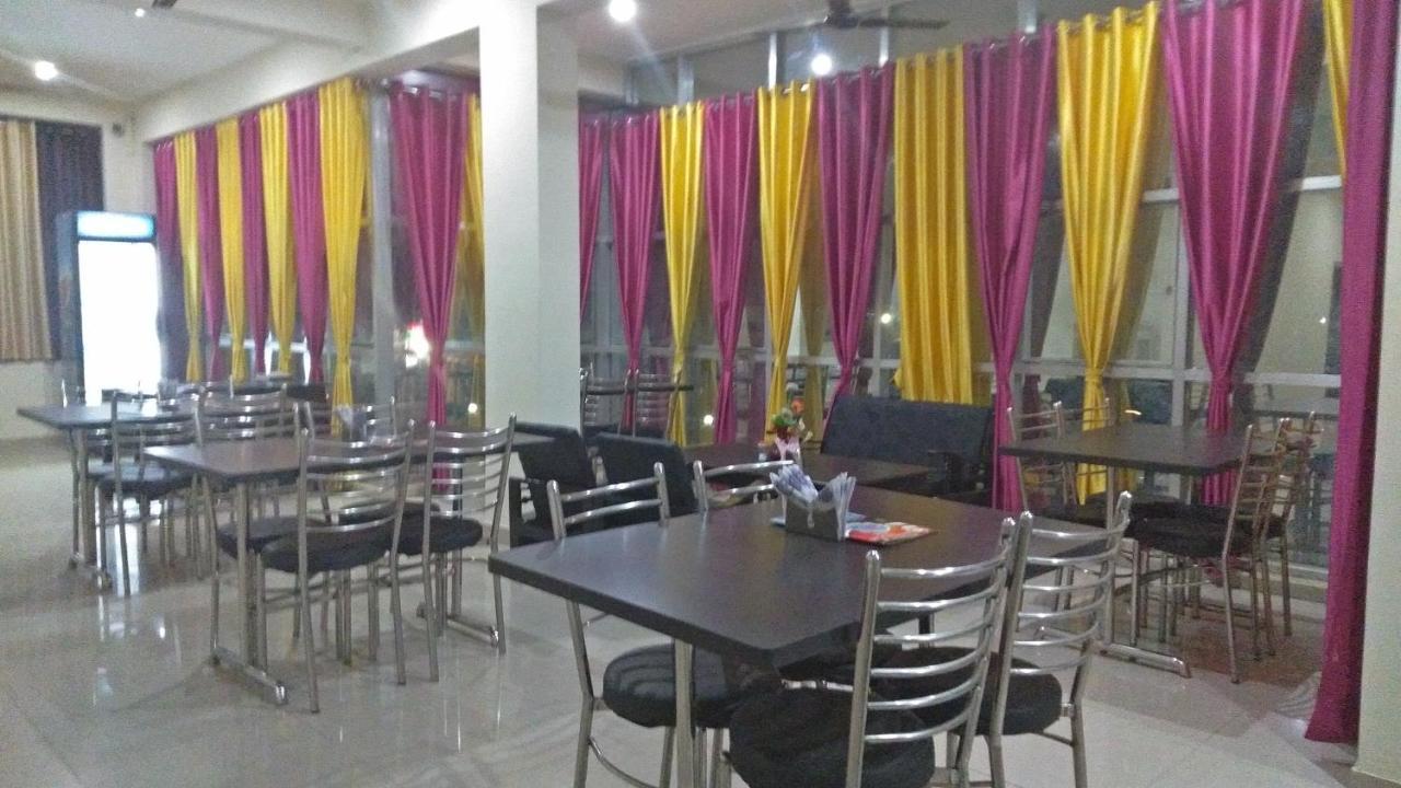 Hotel The Ideal Kushinagar Kültér fotó