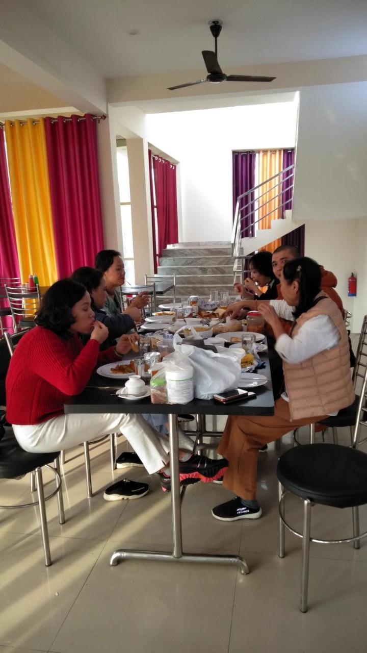 Hotel The Ideal Kushinagar Kültér fotó
