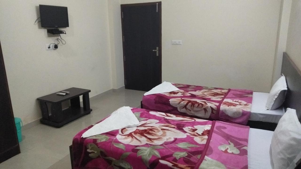 Hotel The Ideal Kushinagar Kültér fotó