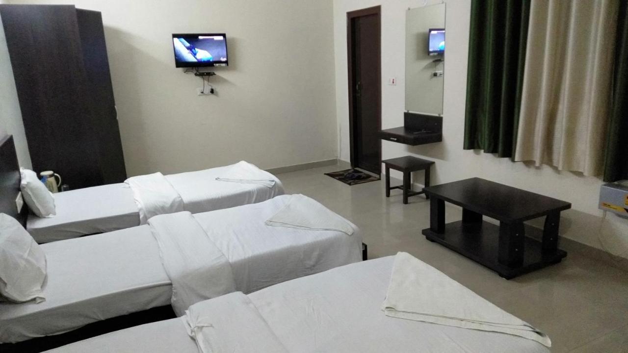 Hotel The Ideal Kushinagar Kültér fotó
