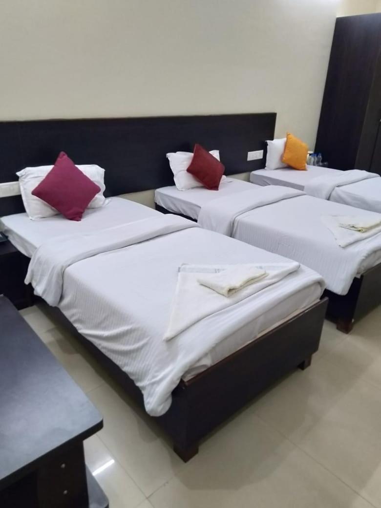 Hotel The Ideal Kushinagar Kültér fotó