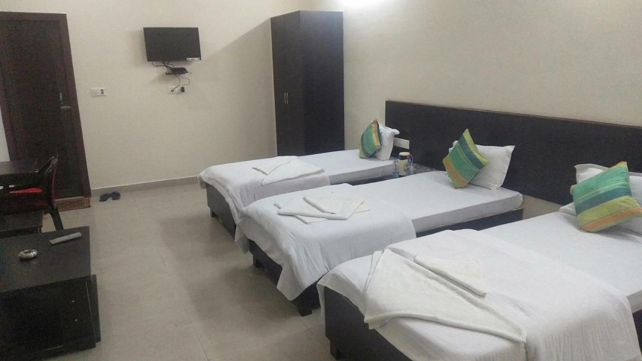 Hotel The Ideal Kushinagar Kültér fotó
