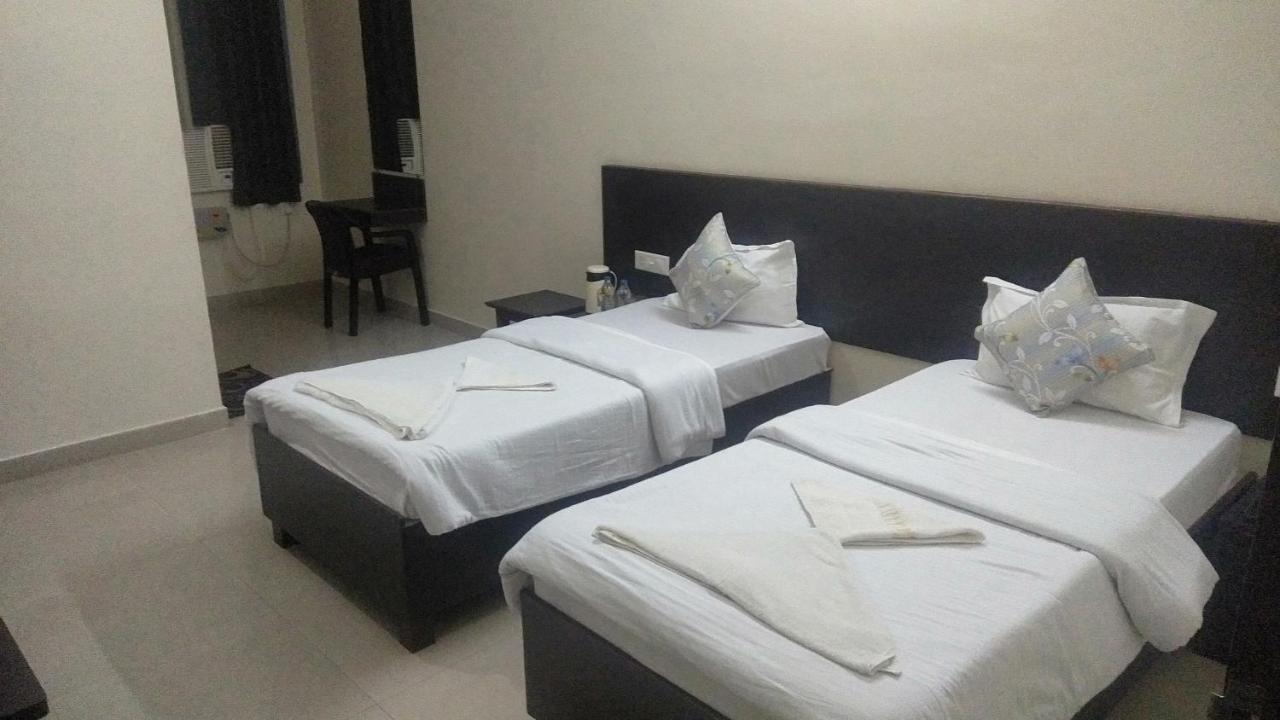 Hotel The Ideal Kushinagar Kültér fotó