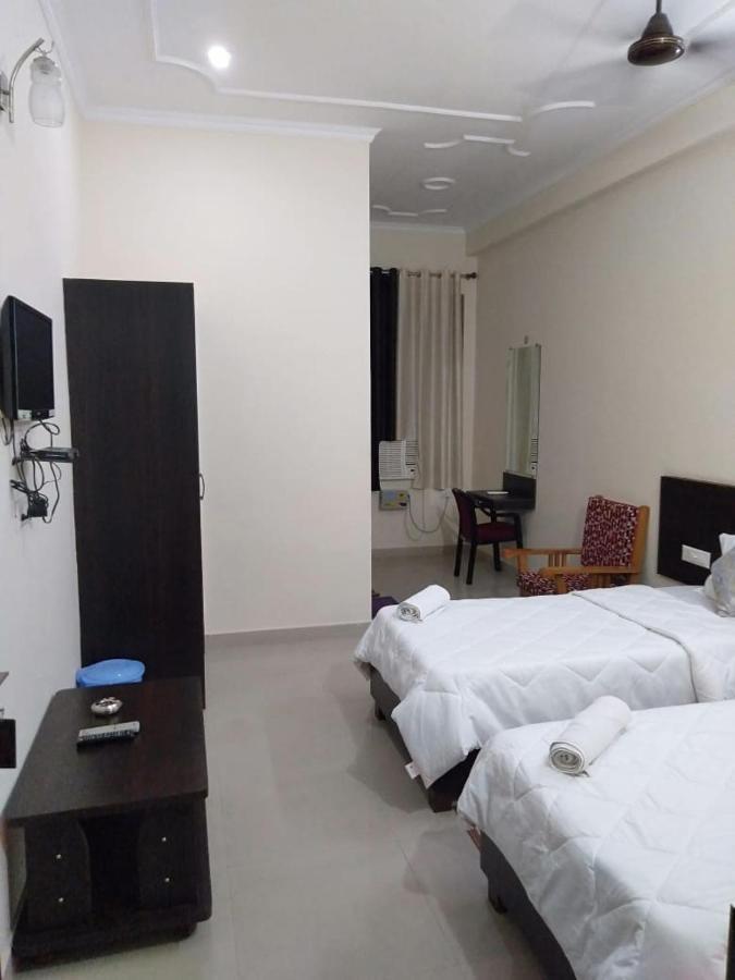 Hotel The Ideal Kushinagar Kültér fotó