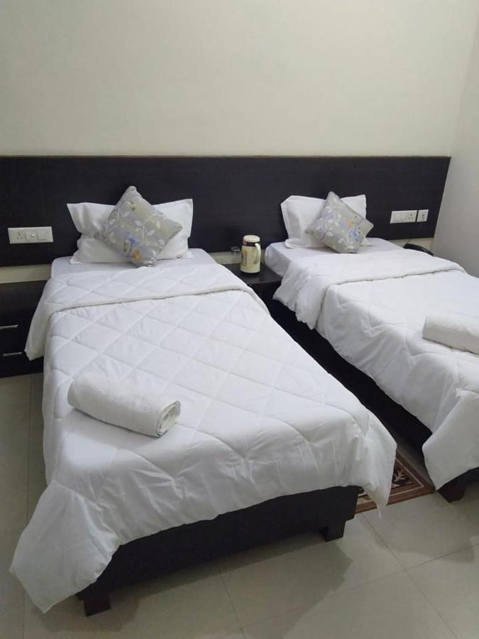 Hotel The Ideal Kushinagar Kültér fotó