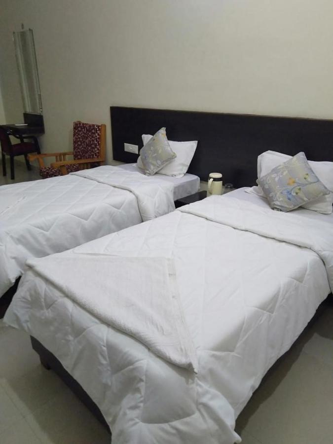 Hotel The Ideal Kushinagar Kültér fotó